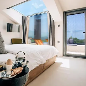 Курортный комплекс To Be Social House
